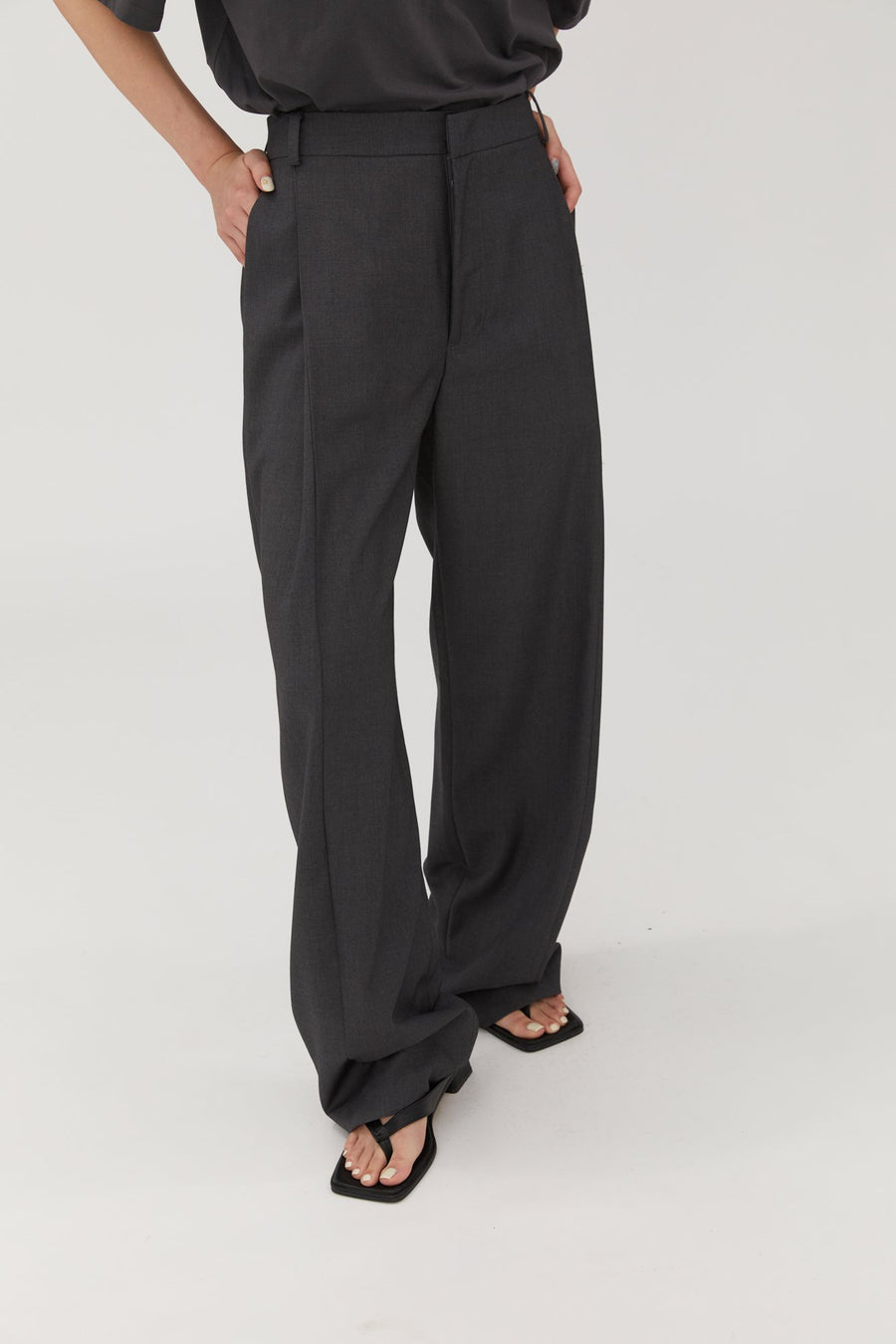 by DOE - GENDER FREE Pleated Trouser